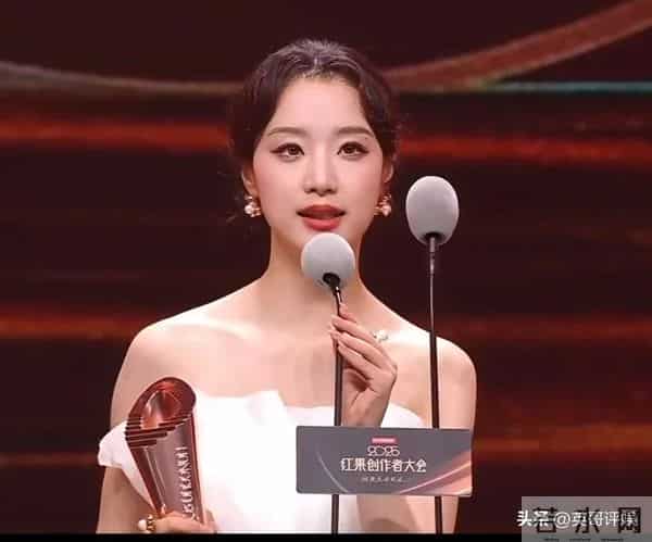 王小亿杀疯了!再传三个好消息,我想说-属于她短剧时代来了