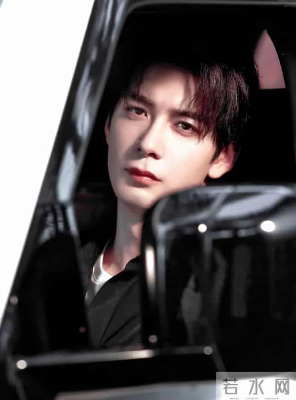 这两部爆款各有千秋?《枭起青壤》vs《信条》关键看点大揭秘