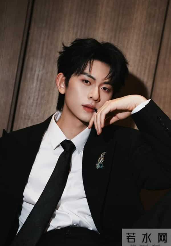 这几年短剧市场火得挺快，尤其是红果平台的热度一直在飙升。