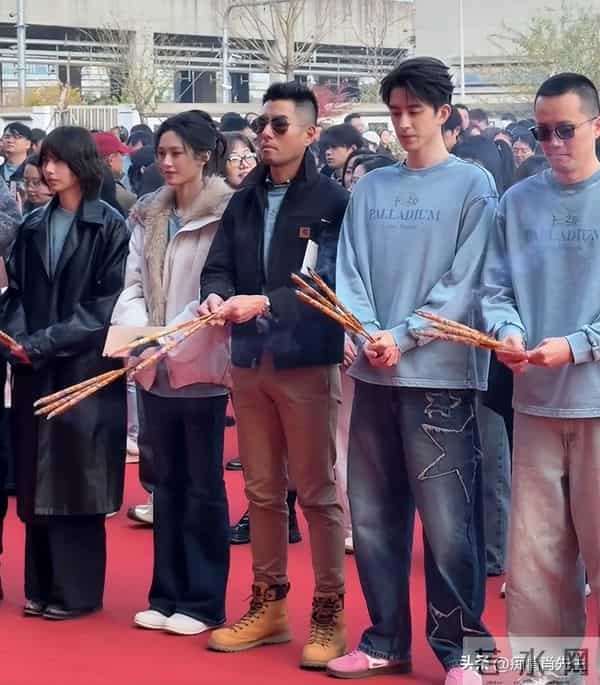 敖瑞鹏不断蜕变，新剧先婚后爱+婚前协议，以银白发演绎“霸总”