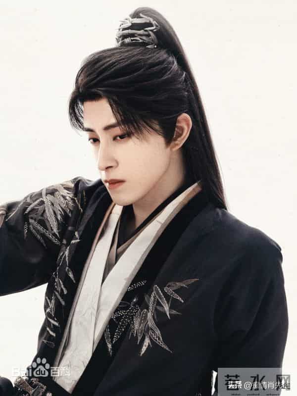 敖瑞鹏不断蜕变,新剧先婚后爱+婚前协议,以银白发演绎“霸总”