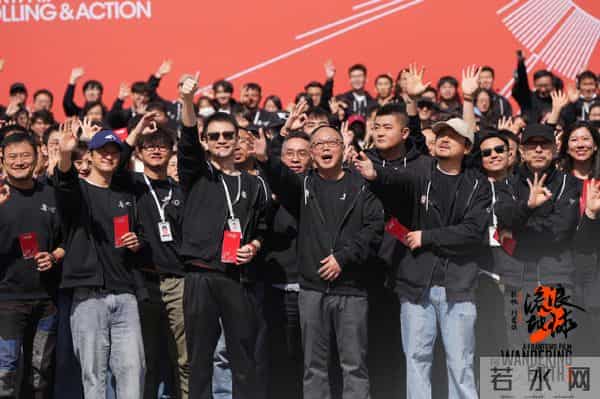 吴京在南极和郭帆视频对话，透露《流浪地球3》有南极的部分