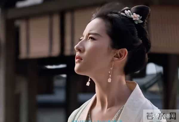 执扇定乾坤：当刘亦菲化身诸葛亮，全女版三国为何引爆全网？