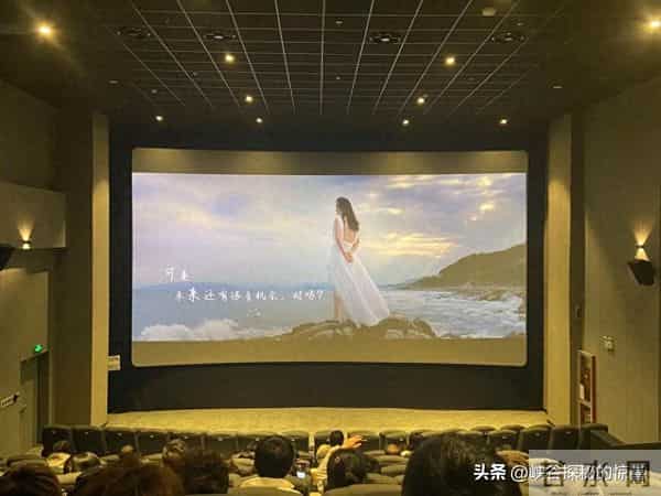 为啥外国人看电影电视剧不需要字幕，中国人却不要不行