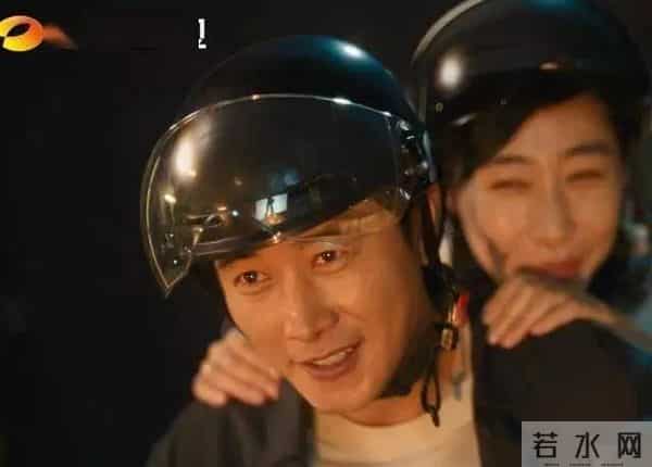 笑泪齐飞！《时差一万公里》开播即封神，戳中海归与直播人的痛点