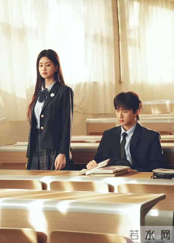 古装美男转型校霸！陈添祥朱小雪二搭《格林童话》校园暗恋名场面