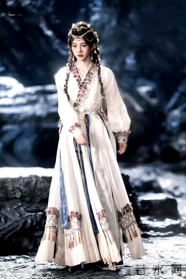 郭敬明狂写19首OST宠鞠婧祎！《月鳞绮纪》2026开年大剧要爆？