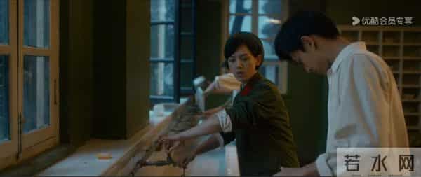 比肩姜文，重看《芳华》，我终于读懂了冯小刚在电影里的那些隐喻