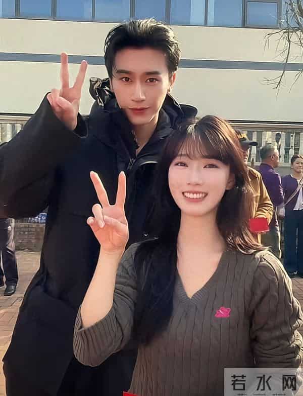 一月连搭两新人！短剧劳模沉思押宝首搭CP，是爆火还是翻车？