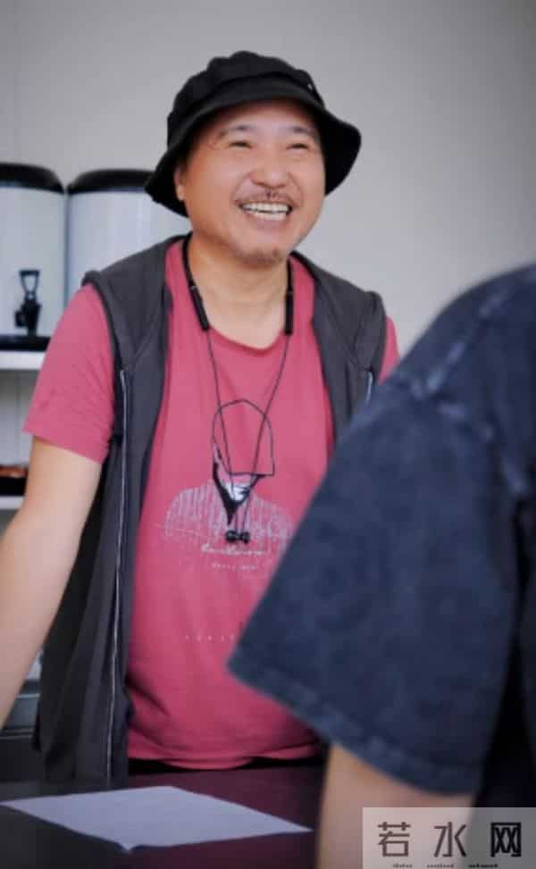 TVB金牌绿叶移居内地做老板，曾为养家连续工作50小时，累到住院