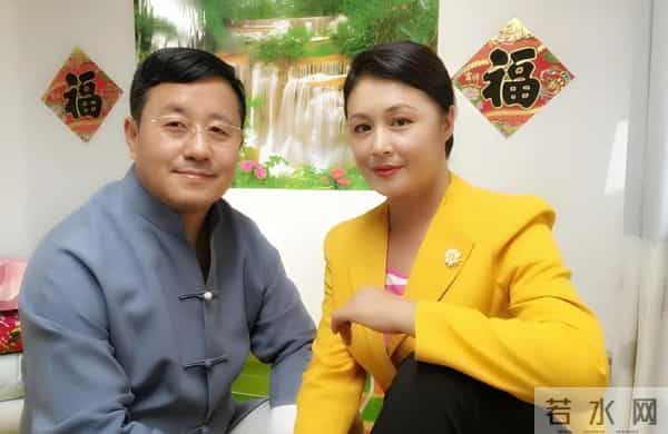 “长贵”王小宝缅怀搭当于月仙。好多年了,总是挥之不去。