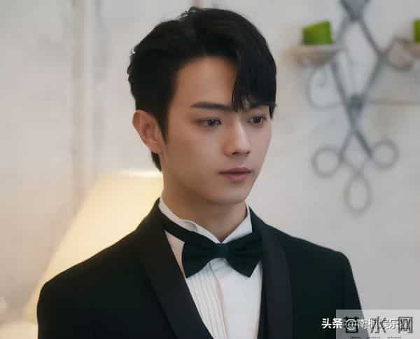 男女主从单相思到相互救赎，《狙击蝴蝶》成姐弟恋剧新标杆