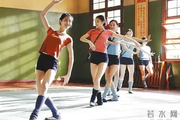 《芳华》刷屏背后：是怀念那个时代，还是渴望那种“活法”？