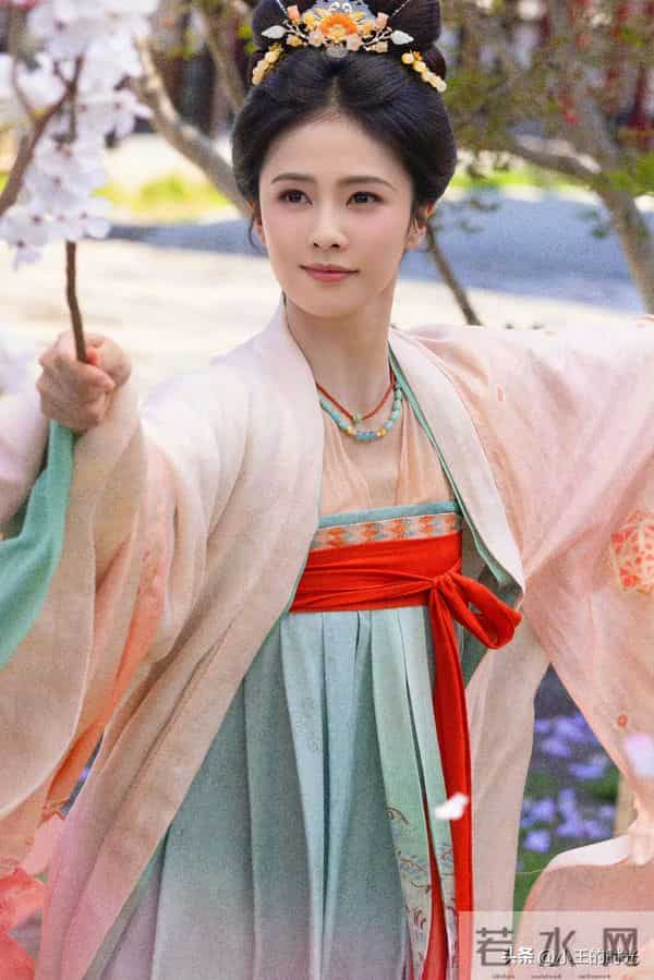 白鹿、丞磊主演的《莫离》效率绝了！杀青才一个多月就过审待下证