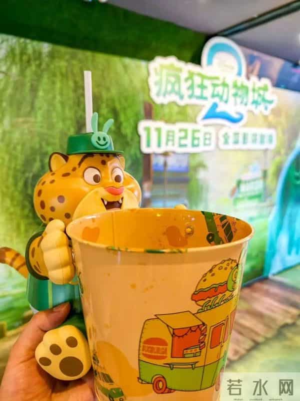 刷爆朋友圈！凌晨加场、周边售罄，票房狂揽太狠了！