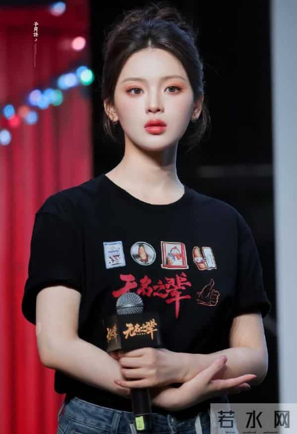 杨超越《无名之辈》厂妹造型贵州话一出口直接撕掉 “演技差” 标签