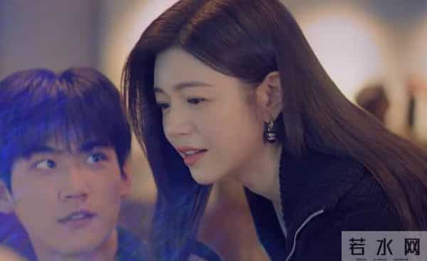 仅播半小时,热度飙至18000,连追4集我想说-耳朵从头红到尾啊!