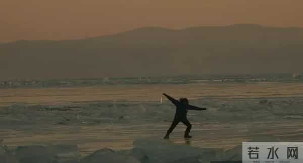 看完这部“终极躺平”电影，我更想认真生活了！