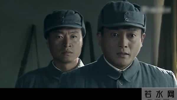 狼毒花：土匪抢走我军粮食还杀人，嘴上说是误会，团长做法霸气