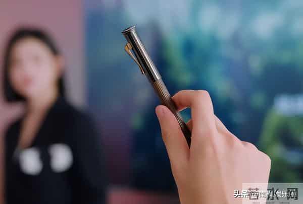 男女主从单相思到相互救赎，《狙击蝴蝶》成姐弟恋剧新标杆