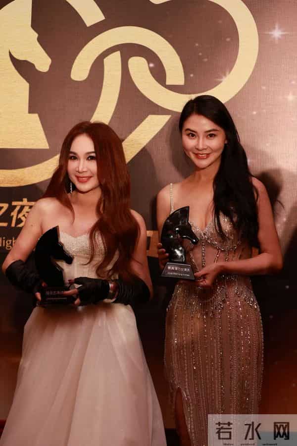 周星驰鹿鼎记5 部大片同日对战《疯狂动物城》安泽豪《警察笔记》