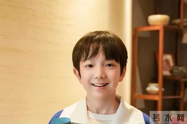 《亦舞之城》冯睿摔毁户口本叛母，筹备资金誓要赴云南寻找谭军。