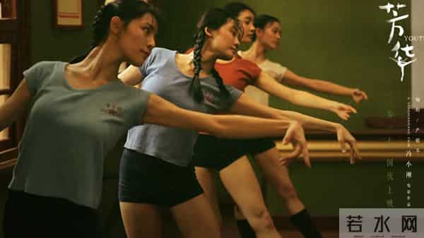 比肩姜文，重看《芳华》，我终于读懂了冯小刚在电影里的那些隐喻