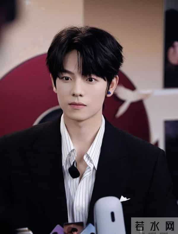 这几年短剧市场火得挺快，尤其是红果平台的热度一直在飙升。