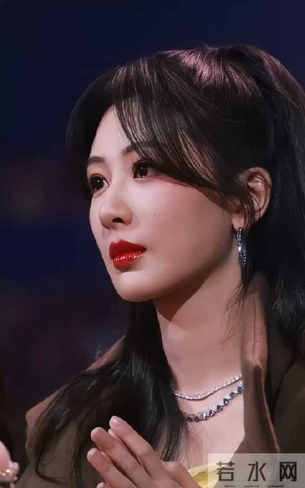 演都不演了！官宣喜讯才6天，杨紫担心的事发生，个个戳她心窝