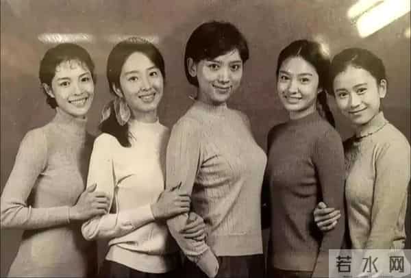 八年后我竟然才看懂《芳华》,又恨自己没文化了