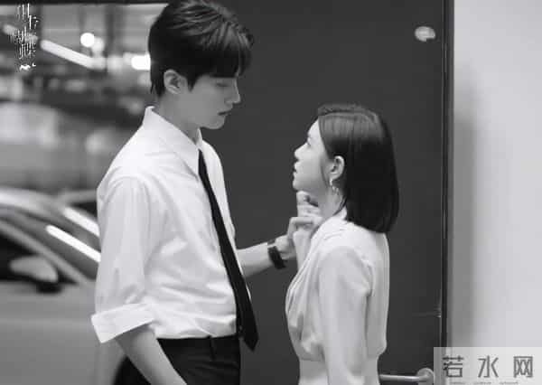 仅播半小时，热度飙至18000，连追4集我想说-耳朵从头红到尾啊！