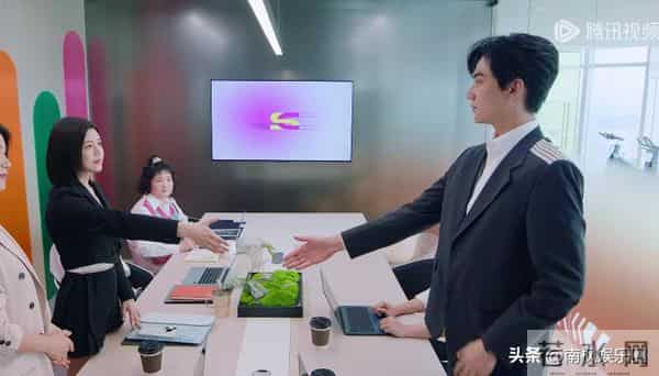 男女主从单相思到相互救赎，《狙击蝴蝶》成姐弟恋剧新标杆