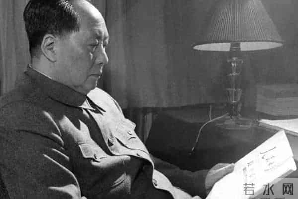 《芳华》刷屏背后：是怀念那个时代，还是渴望那种“活法”？