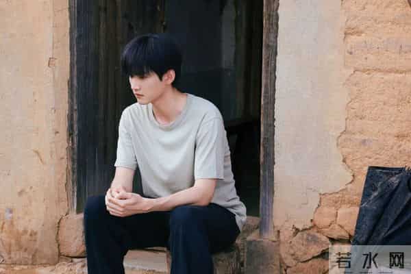 陈妍希、周柯宇《狙击蝴蝶》首播,评价一针见血,吻戏多到尴尬