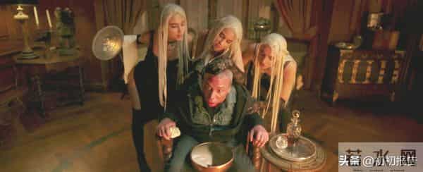 R级爆浆！8.1分《变相怪杰》导演新作，难怪口味这么重呢