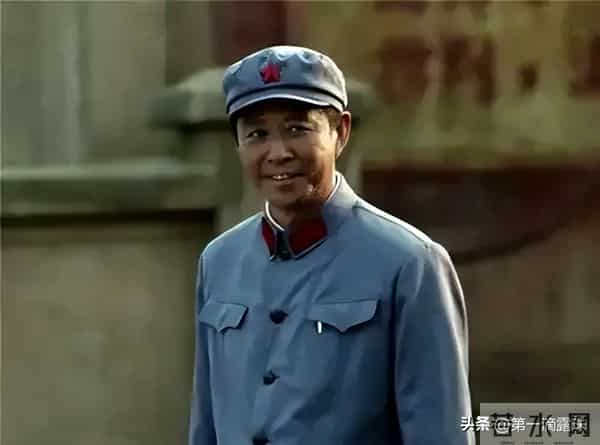 《大生意人》摔杯送别戏封神！老戏骨2字让观众泪目，父子皆演员