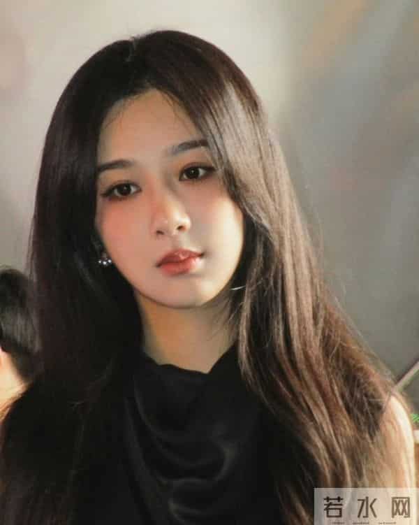 演都不演了！官宣喜讯才6天，杨紫担心的事发生，个个戳她心窝