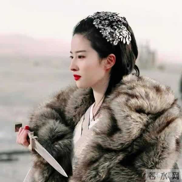 执扇定乾坤：当刘亦菲化身诸葛亮，全女版三国为何引爆全网？