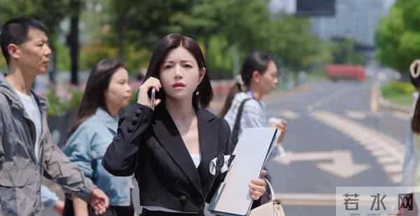 仅播半小时,热度飙至18000,连追4集我想说-耳朵从头红到尾啊!