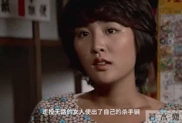 女人因为没钱来到商店赊账,没成想却遭到了老板的拒绝