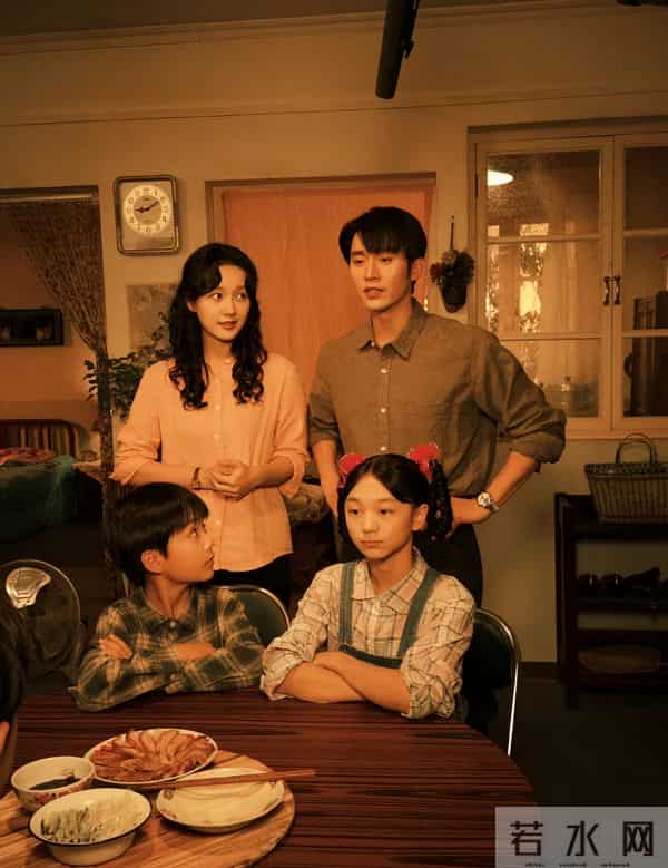 280万预约炸穿短剧圈！《家里家外2》川渝烟火裹家魂反狗血成刚需