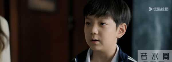 《亦舞之城》冯睿摔毁户口本叛母，筹备资金誓要赴云南寻找谭军。