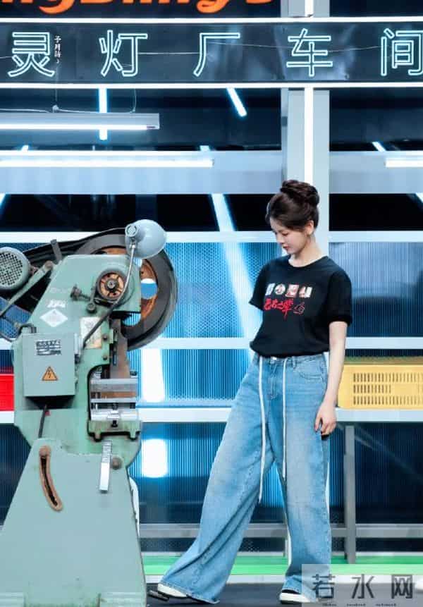 杨超越《无名之辈》厂妹造型贵州话一出口直接撕掉 “演技差” 标签