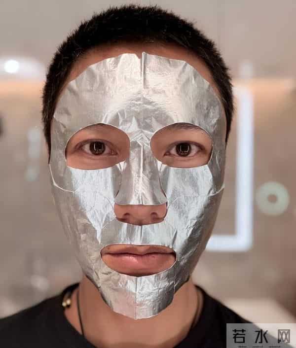 最近，陈坤的动态又一次证明了他的全面发展和不断变革的状态。