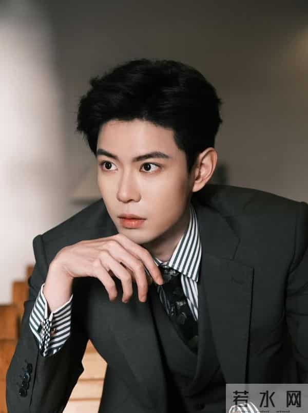 这几年短剧市场火得挺快，尤其是红果平台的热度一直在飙升。