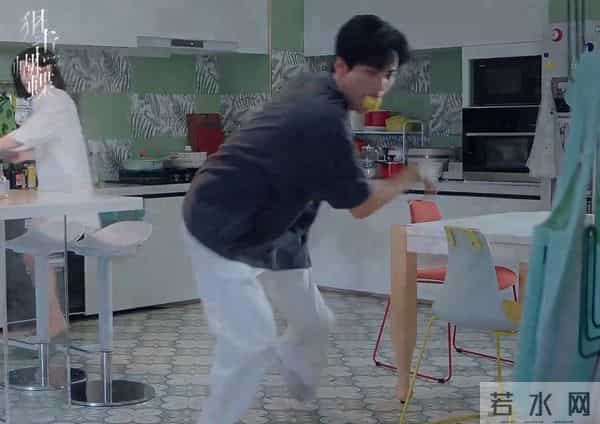 仅播半小时,热度飙至18000,连追4集我想说-耳朵从头红到尾啊!