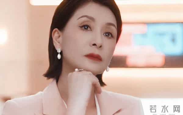 香港知名女星新剧霸气登场,婚姻名存实亡,多次和小鲜肉传绯闻