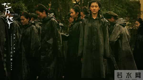 比肩姜文，重看《芳华》，我终于读懂了冯小刚在电影里的那些隐喻