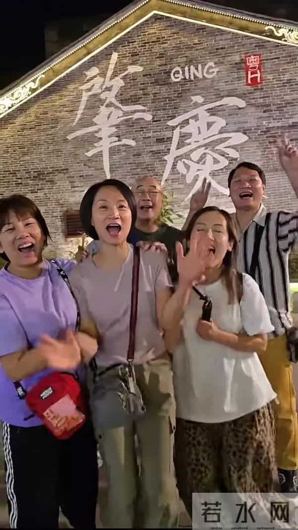 TVB梁珈詠入行演百套剧多扮绿叶，为追梦摆摊卖饰品，北上寻开心