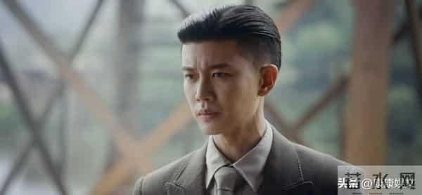 演完《大生意人》演《风与潮》,不好好跳舞偏要演戏,李纯再翻红